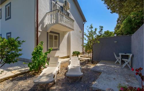 Banjol Apartment | 1 Bedroom Amazing Apartment In Rab