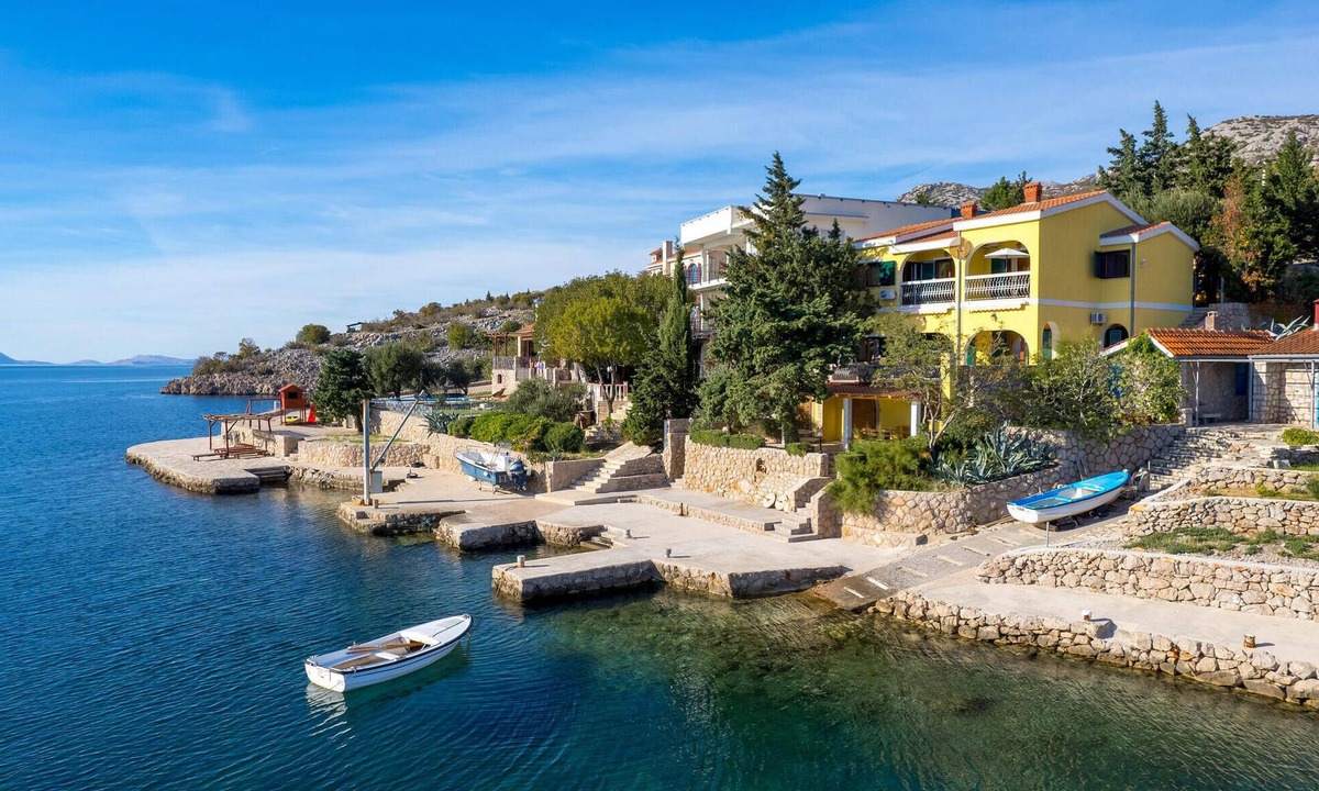 Baric Draga Apartment | 1 bedroom beach front apartment in Lukovo Sugarje