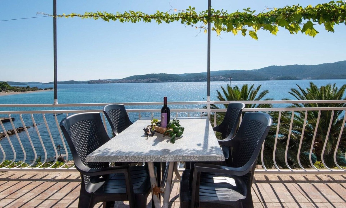 Kuciste Apartment | 1-Bedroom Sea-view Apartment front row to the sea!