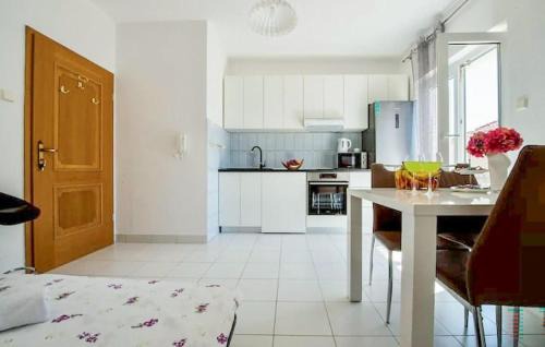 Strozanac Apartment | 1 Bedroom Stunning Apartment In Podstrana