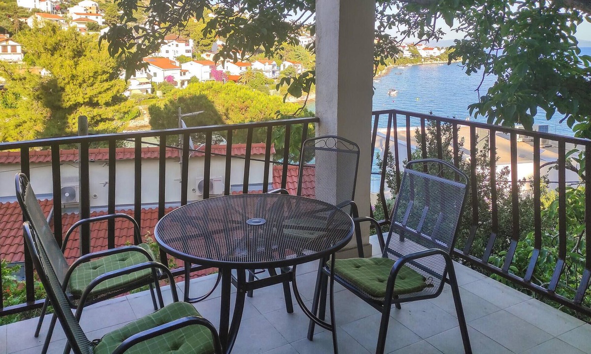 Businci Apartment | 2 bedroom gorgeous apartment in Okrug Gornji