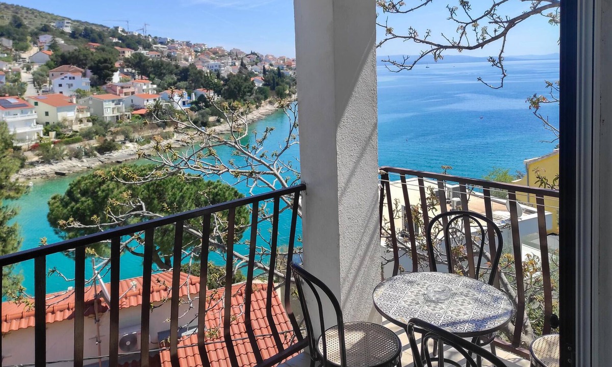 Businci Apartment | 2 bedroom nice apartment in Okrug Gornji