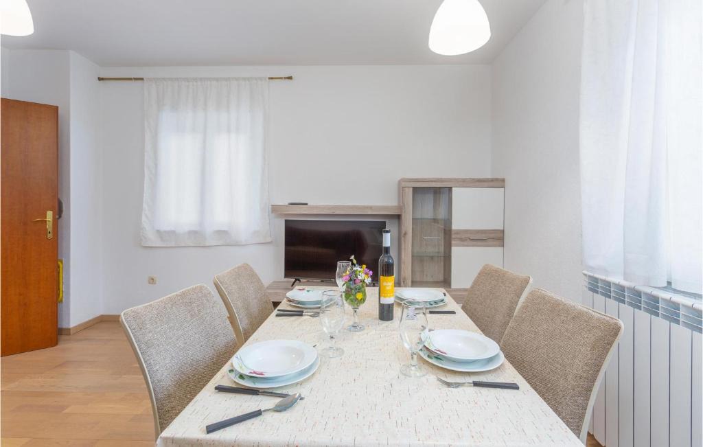 Buzdohanj Apartment | 2 Bedroom Nice Apartment In Cernik