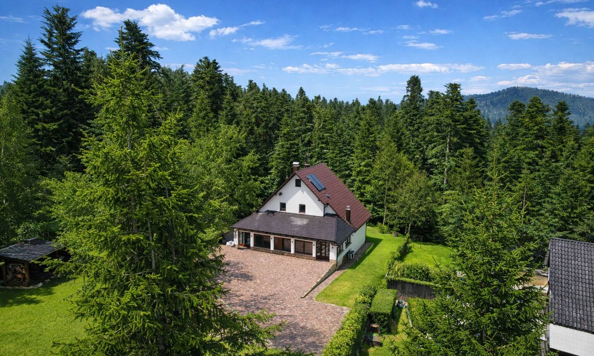 Lokve House | 250 m² vacation home with privacy, pool & fantastic mountain and lake views
