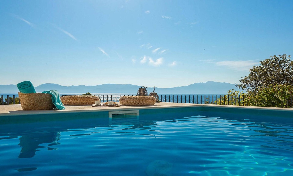 Podaca House | 3 bedroom amazing home in Zaostrog
