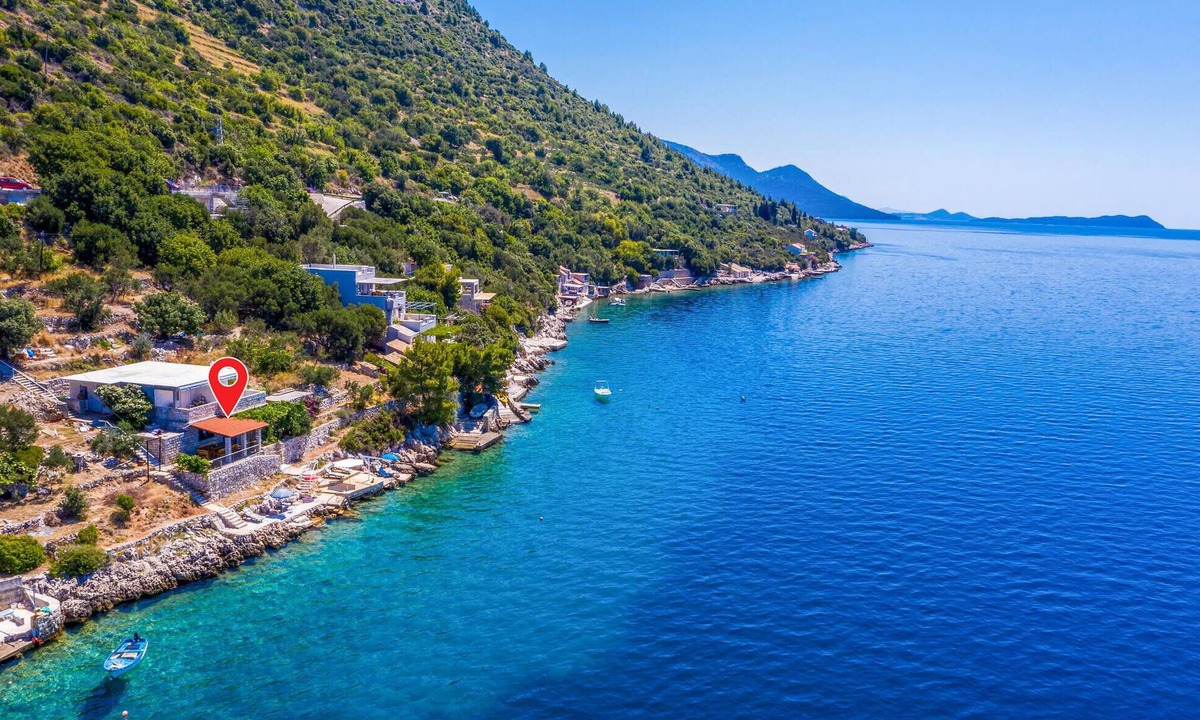 Slano House | 3 bedroom beach front home in Slano