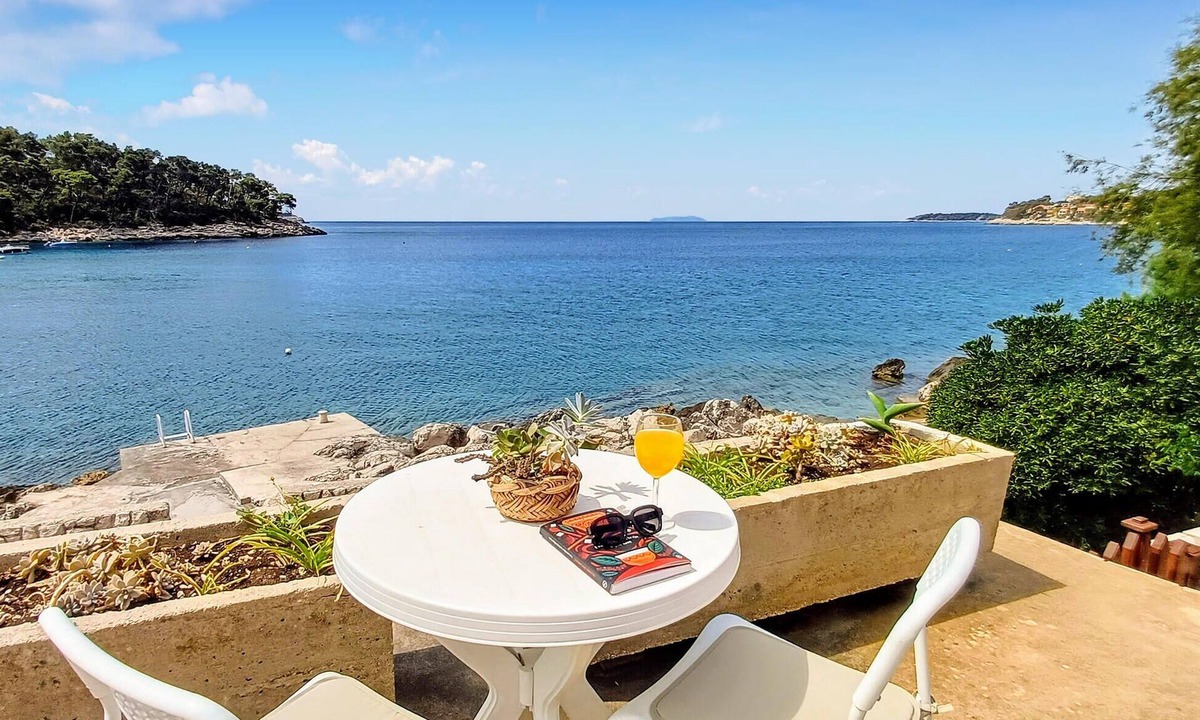 Prizba House | 3 bedroom lovely home in Blato