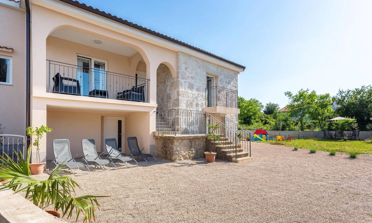 Rasopasno House | 3 bedroom luxurious home in Rasopasno