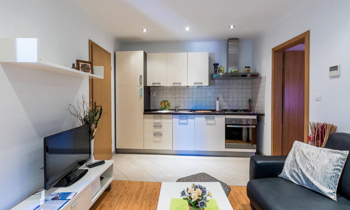 Gromaca House | 4 bedroom accommodation in Gromaca
