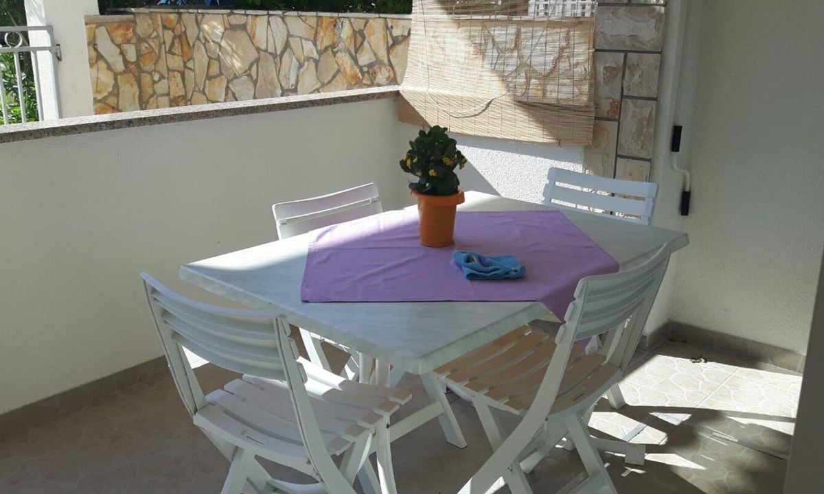 Privlaka Apartment | 5 minutes away from amusement park Family apartment with terrace