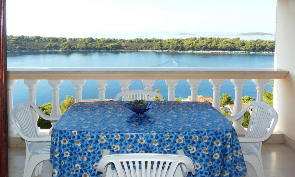 Blato Apartment | A 2 - apt near beach with terrace and the sea view