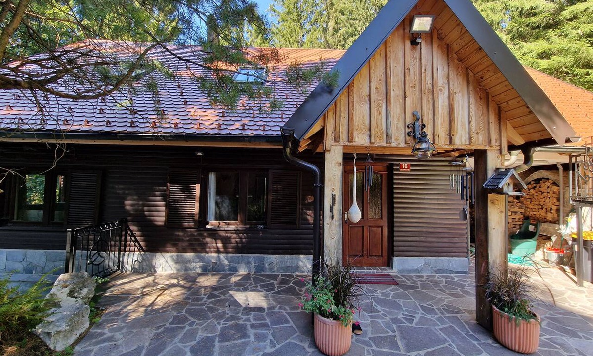 Zrece Apartment | A Peaceful Forest Hideaway for Nature Lovers Near Rogla & Zreče