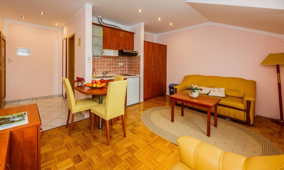 Kastel Luksic Apartment | A2 apt with big balcony, sea view, parking and outside fireplace