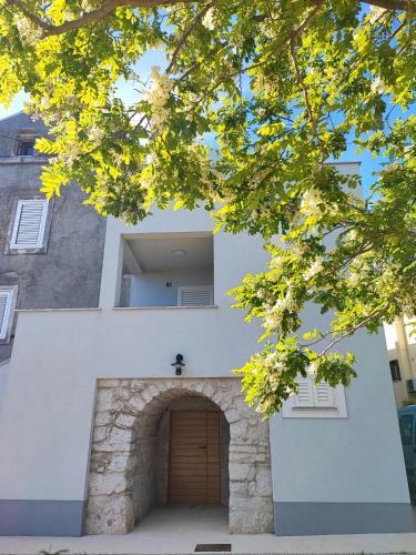 Orlec House | Acacia House - Cres Island