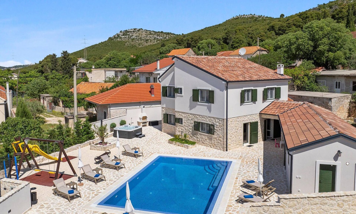 Sibenik House | Amazing home in Dubrava kod Sibenika with sauna