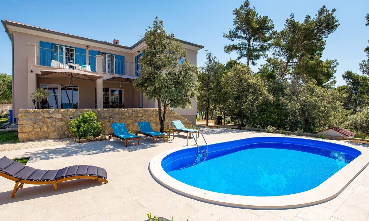 Banjol House | Amazing home in Banjol