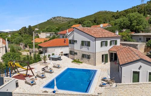 Sibenik House | Amazing Home In Dubrava Kod Sibenika With Sauna