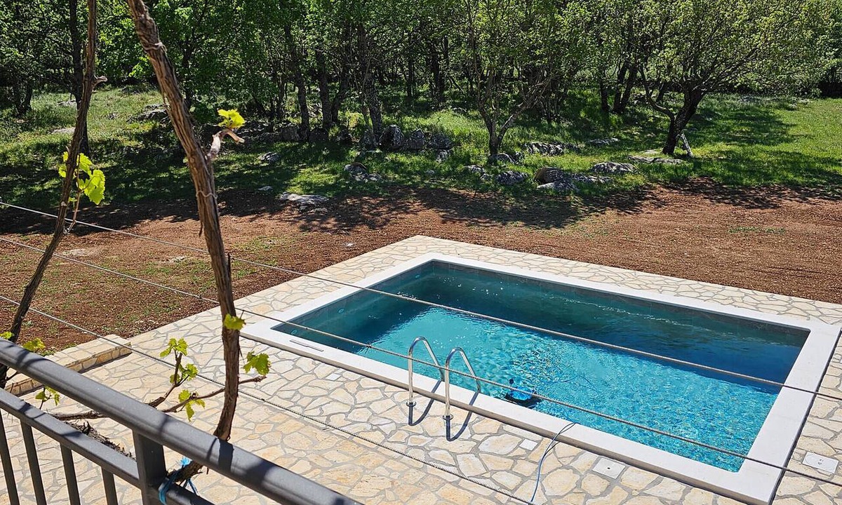 Ervenik House | Amazing home in Ervenik with private swimming pool, can be inside or outside