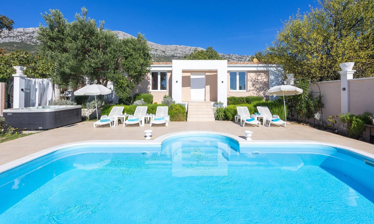 Kastel Sucurac House | Amazing home in Kastel Sucurac