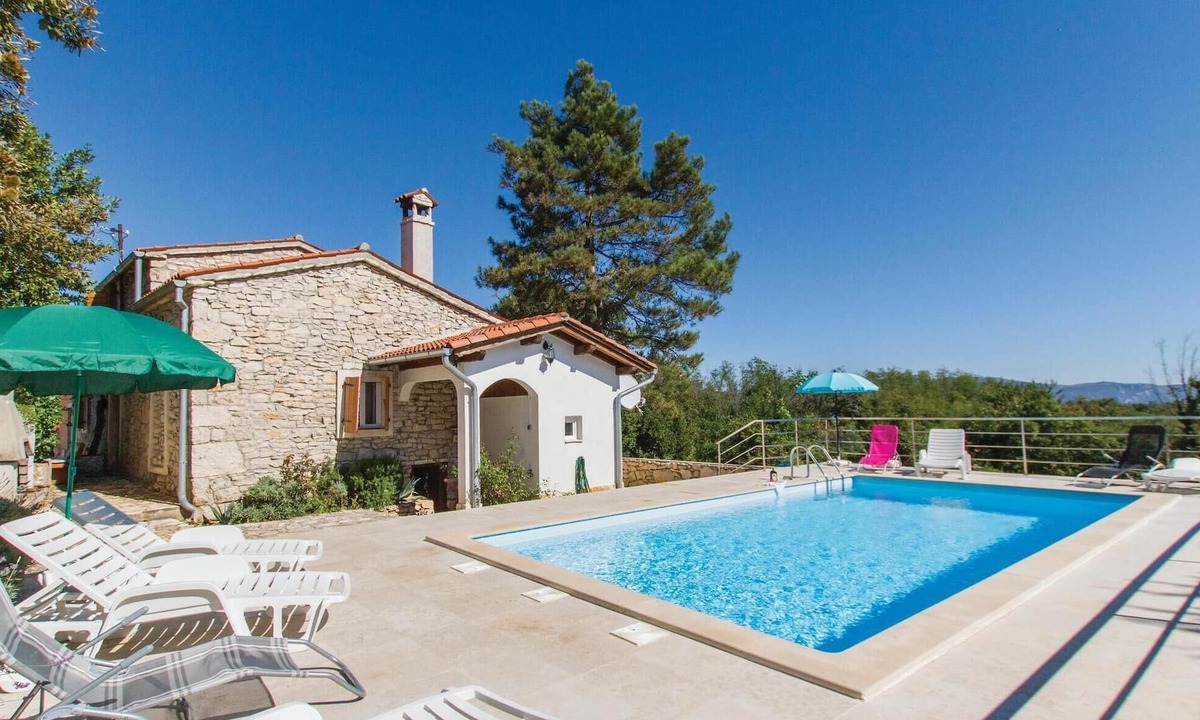 Martinski House | Amazing home in Martinjski