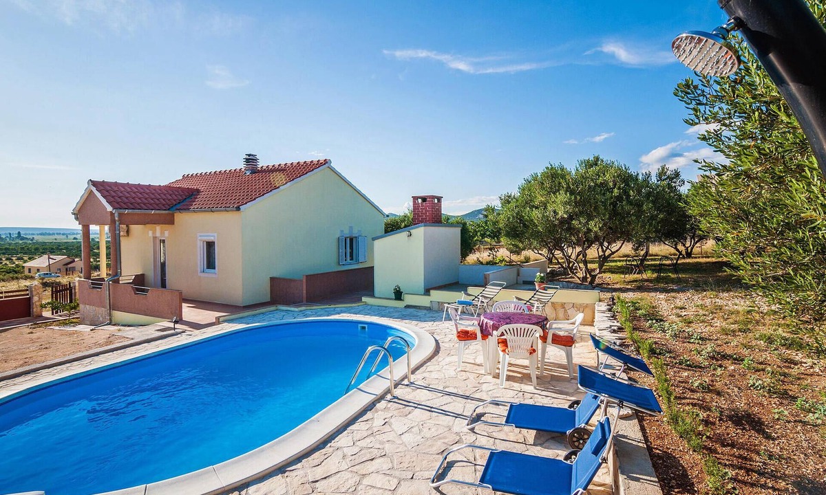 Pakostane House | Amazing home in Vrana