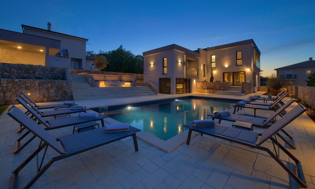 Vrh House | Amazing home in Vrh with sauna