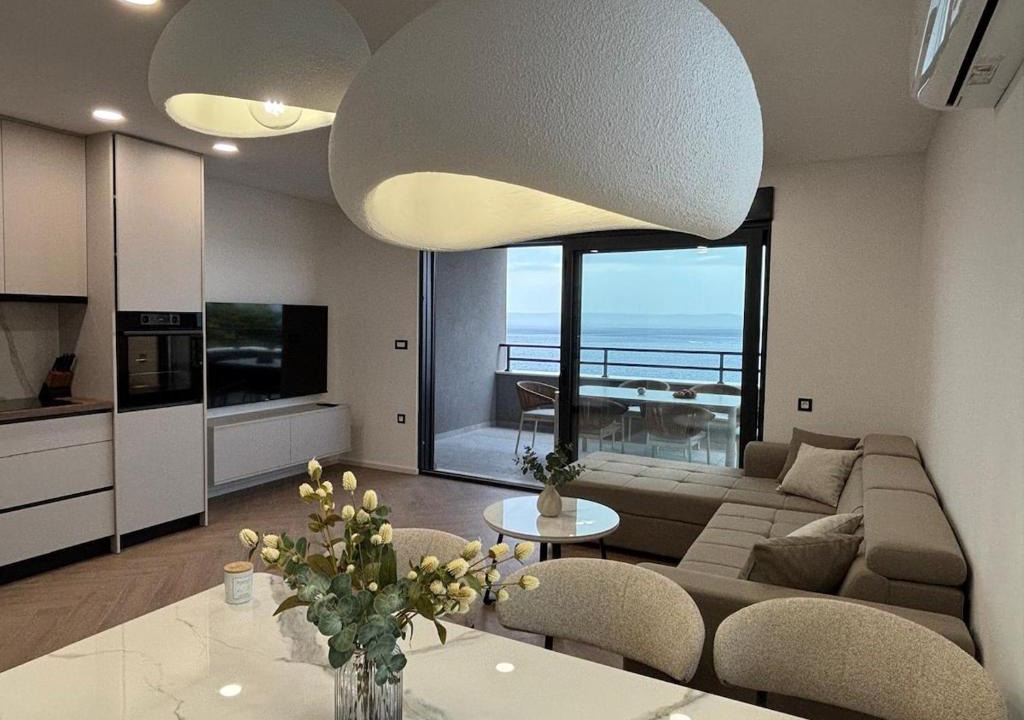 Bratus Apartment | Angela