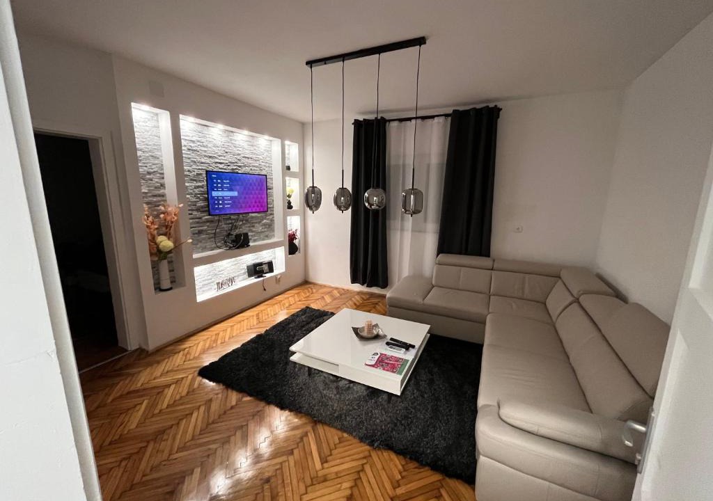 Ogulin Apartment | Apartman Žanić Ogulin jacuzzy u zatvorenom hidromasažna kada i kamin