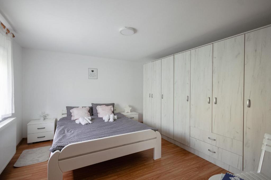 Vinkovci Apartment | Apartman Aurora