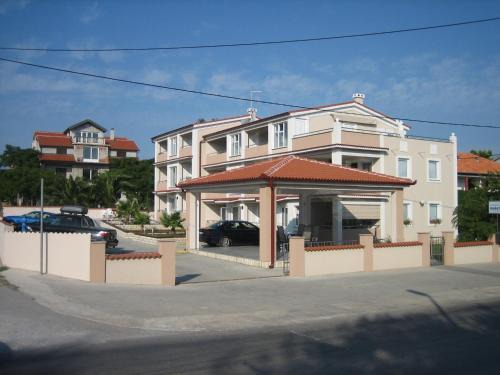 Privlaka Apartment | APARTMANI REŠETAR