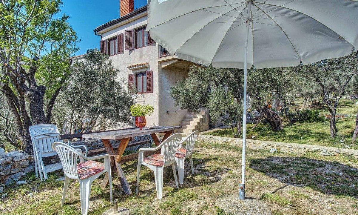 Martinscica Apartment | Apartment 2440/244326 (Kvarner - Martinšćica), 200m from the beach