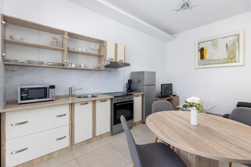 Solin Apartment | Apartment Ana -free large private parking available