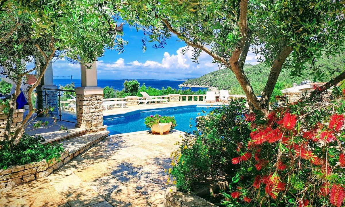 Vela Luka Resort | Apartment "Fantasy" with 2 bed rooms, terraces, swimming pool, jacuzzy. Sea view