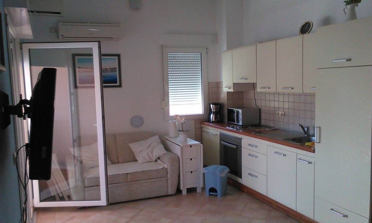 Zaboric Apartment | Apartment in Zaboric near the beach