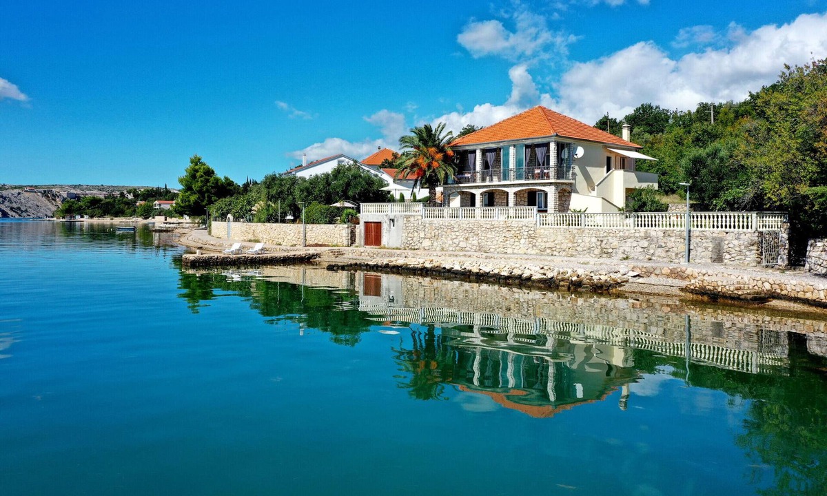 Maslenica Apartment | Apartment Laura 1 by the Sea