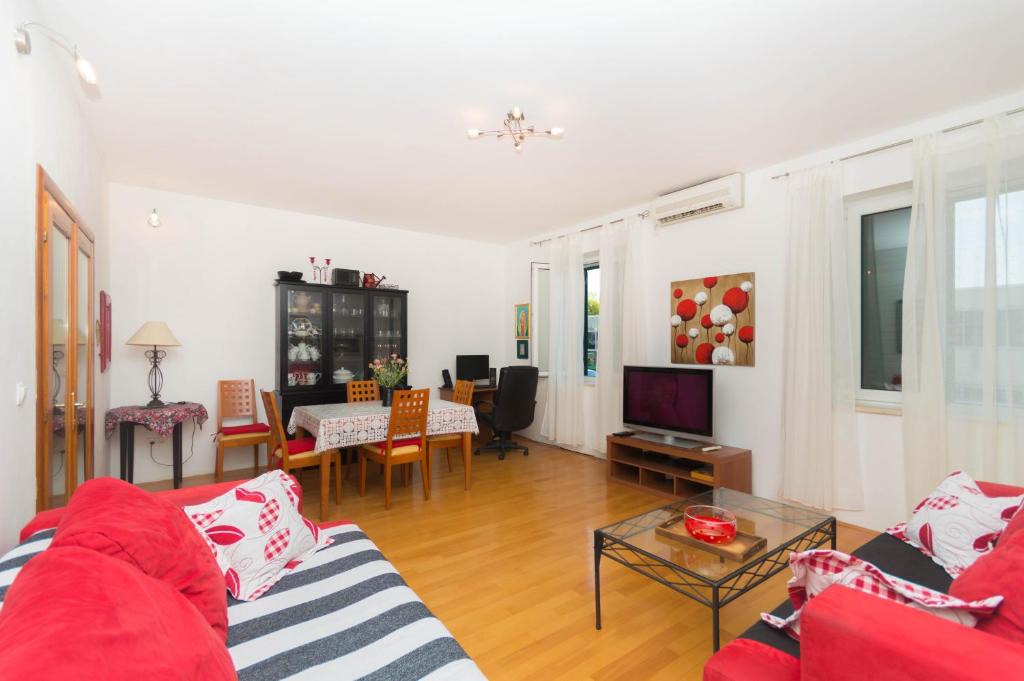 Split Apartment | Apartment Leo