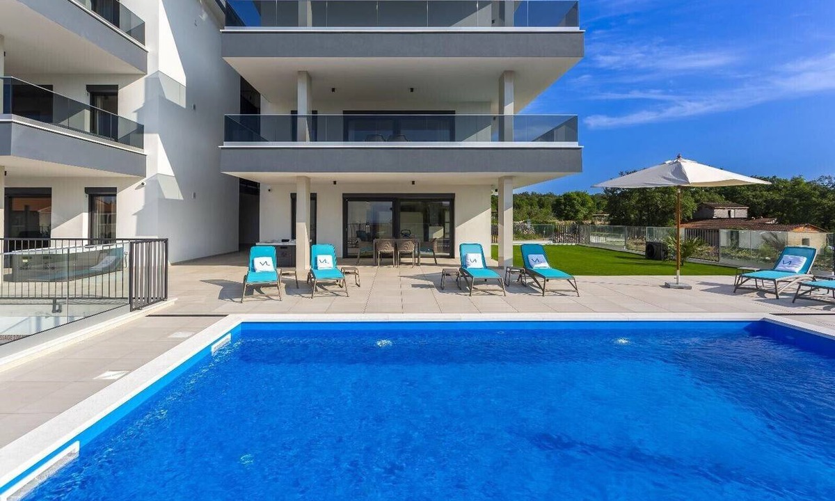 Milcetici Apartment | Apartment Luna with Jacuzzi and Pool