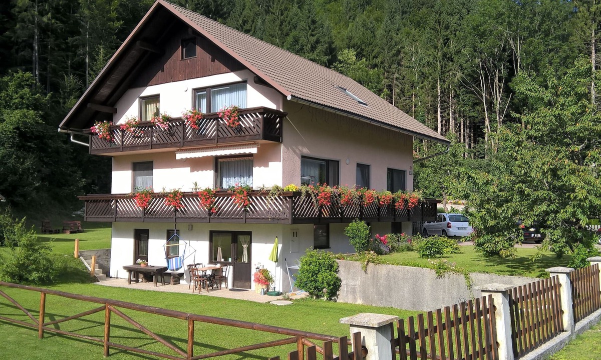 Ratece Apartment | Apartment Mertelj with 2 bedrooms, with the terrace