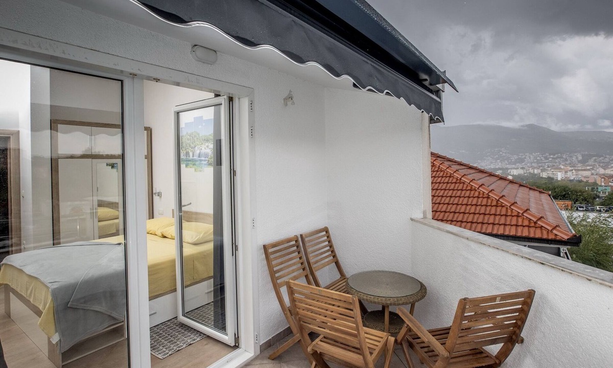 Stobrec Apartment | Apartment Mia - Two Bedroom Apartment with Balcony