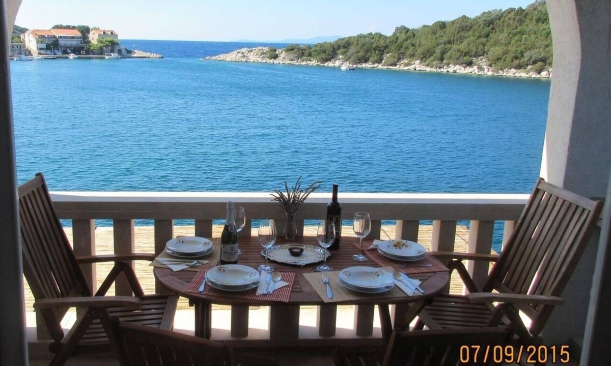 Zaklopatica Apartment | Apartment Mile - 10m from the sea A4(2+2) Arch 2 - Zaklopatica, Island Lastovo, Croatia