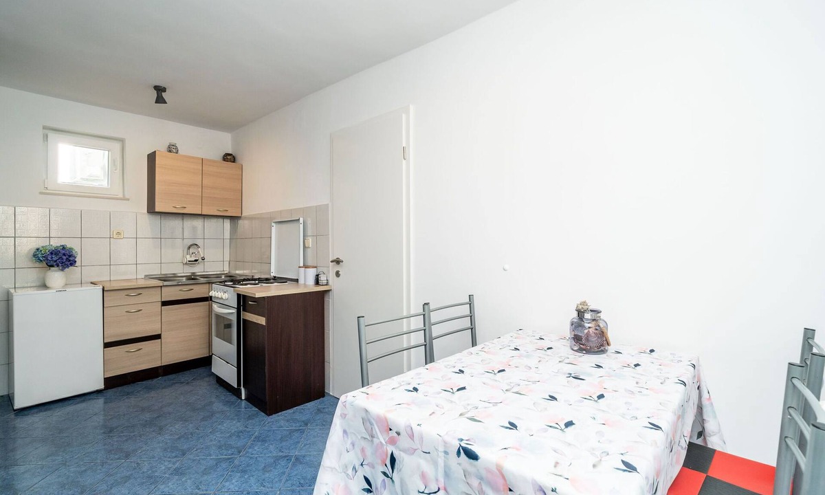 Gruz Apartment | Apartment & Rooms Alan - Double Room with Shared Bathroom 2