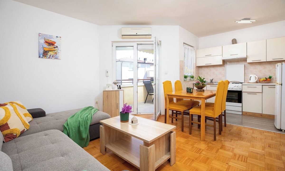 Stinjan Apartment | Apartment Stellina with Cozy Balcony
