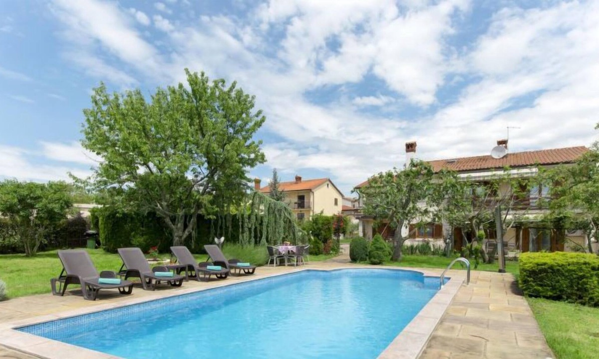 Brecevici Apartment | Apartment Valica (PRC653) in Porec/Baderna - 7 persons, 3 bedrooms