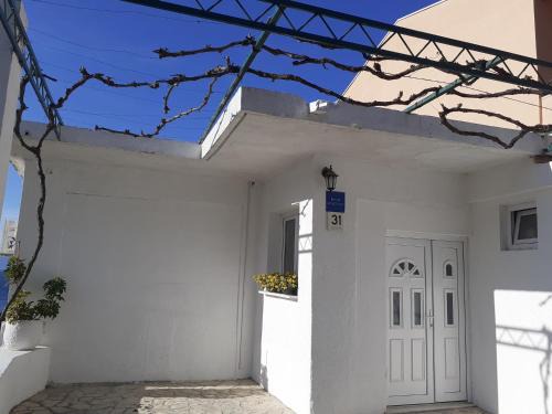 Brist Apartment | Apartments by the sea Brist, Makarska - 19330