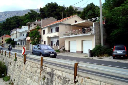 Dugi Rat Apartment | Apartments by the sea Mali Rat (Omis) - 2811