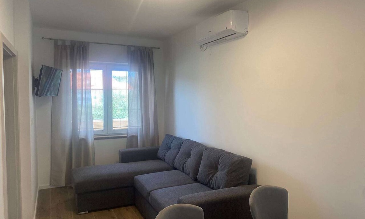 Lopar Apartment | Apartments Danijela & Vlado - Two Bedroom Apartment with Balcony and Garden View