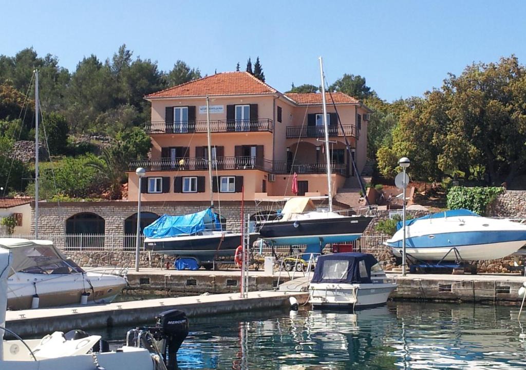 Vrboska Apartment | Apartments Dora, with a beautiful view of the bay, near the sea and center