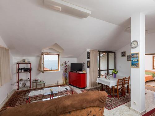 Mlini Apartment | Apartments Kisic - Two-Bedroom Apartment with Balcony and Sea View potkrovlje