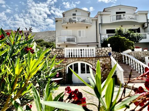 Pag Apartment | Apartments Lokunja