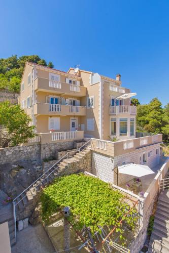 Sobra Apartment | Apartments More Luxury